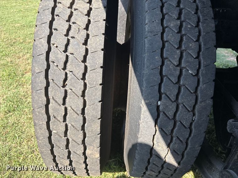 image for item EH7522 2012 International 7400 dump truck