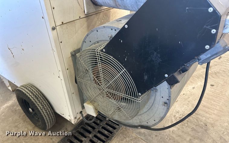 image for item EL0003 Heat Wagon VH/VF700C heater