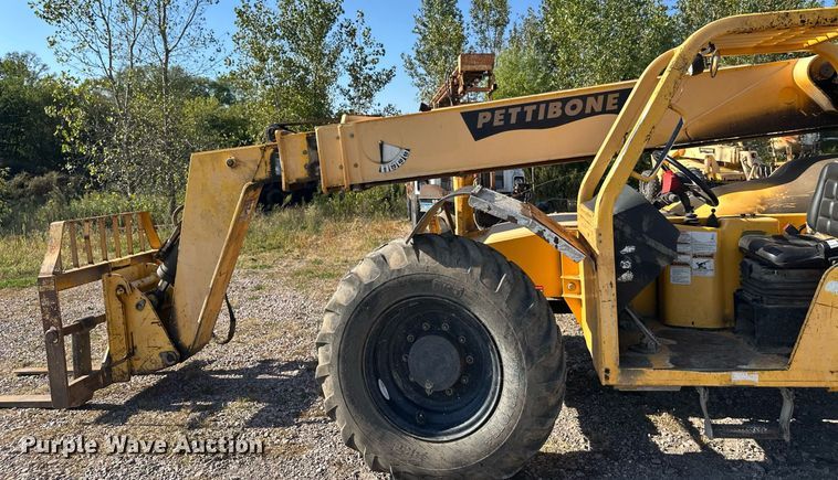 image for item EL0016 2003 Pettibone 8044 telehandler