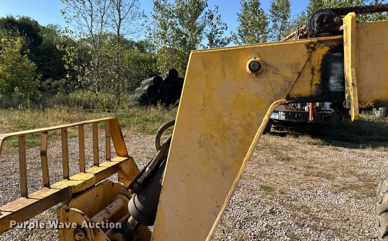 image for item EL0016 2003 Pettibone 8044 telehandler