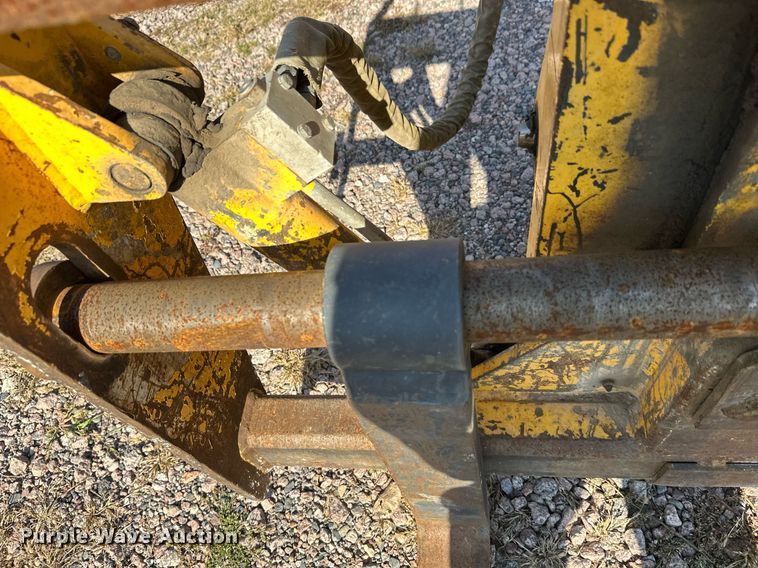 image for item EL0016 2003 Pettibone 8044 telehandler