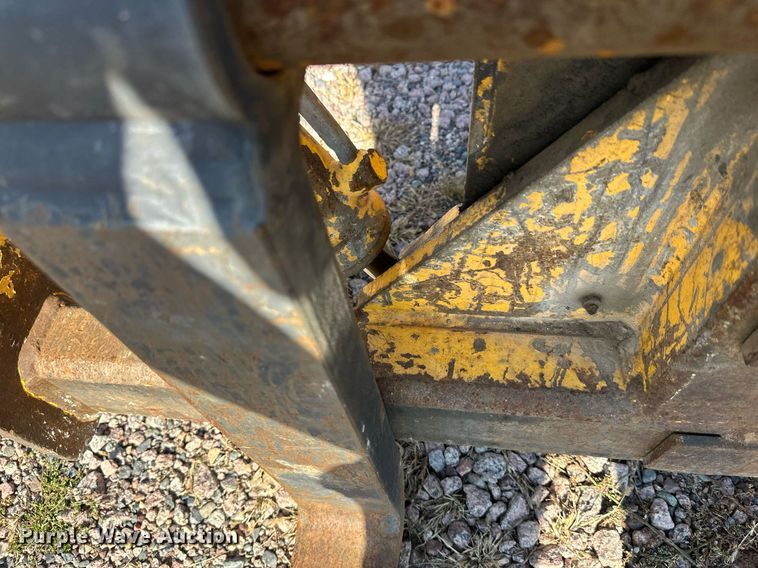 image for item EL0016 2003 Pettibone 8044 telehandler