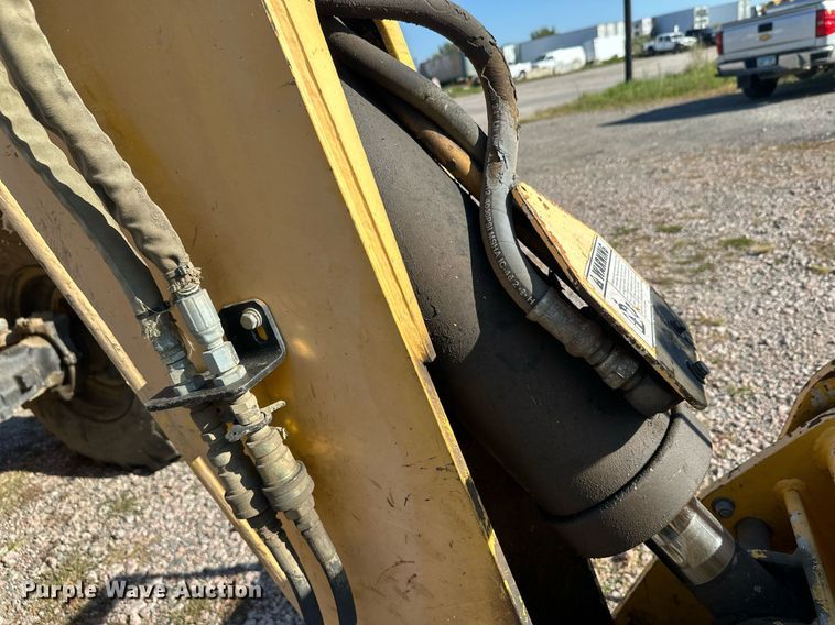 image for item EL0016 2003 Pettibone 8044 telehandler