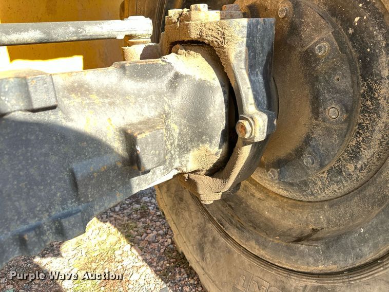 image for item EL0016 2003 Pettibone 8044 telehandler