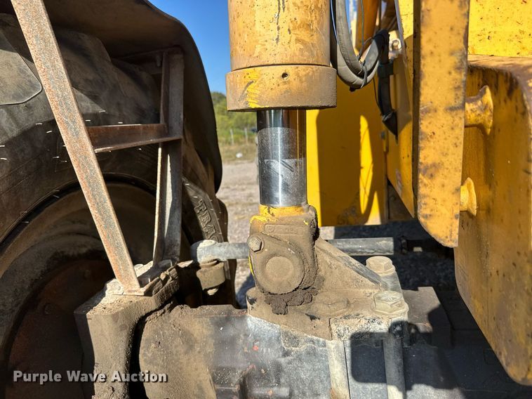 image for item EL0016 2003 Pettibone 8044 telehandler