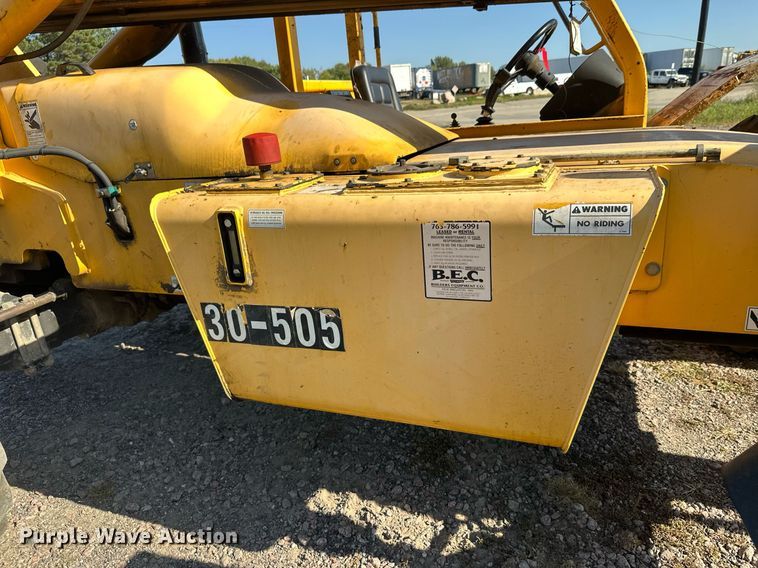 image for item EL0016 2003 Pettibone 8044 telehandler