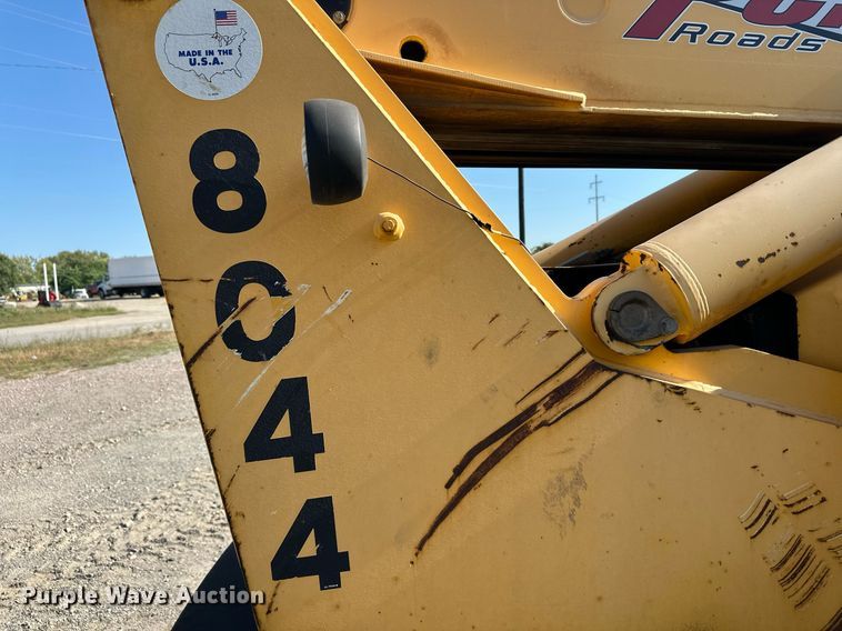 image for item EL0016 2003 Pettibone 8044 telehandler