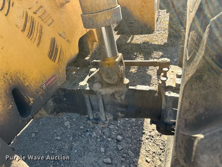 image for item EL0016 2003 Pettibone 8044 telehandler