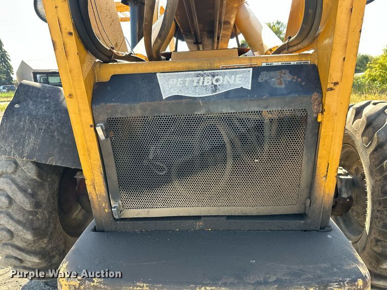 image for item EL0016 2003 Pettibone 8044 telehandler