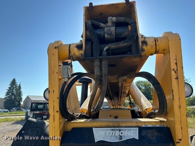 image for item EL0016 2003 Pettibone 8044 telehandler