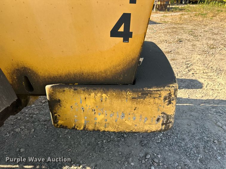 image for item EL0016 2003 Pettibone 8044 telehandler