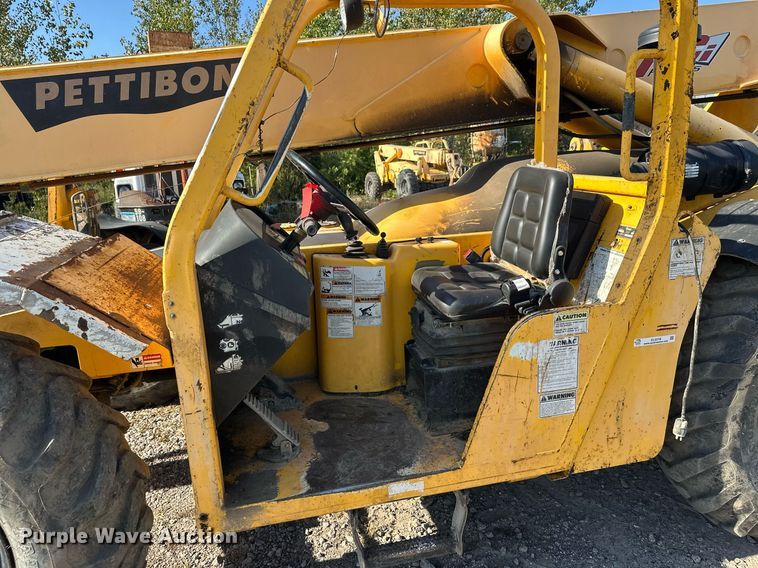 image for item EL0016 2003 Pettibone 8044 telehandler