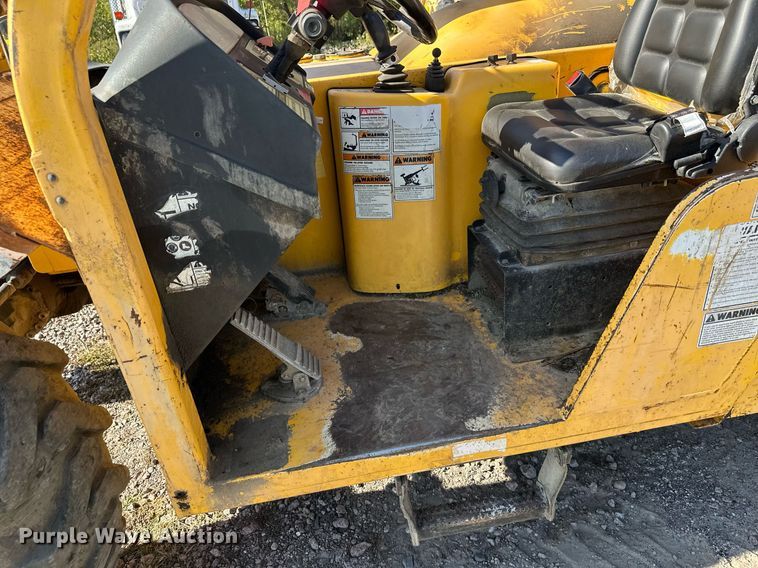 image for item EL0016 2003 Pettibone 8044 telehandler