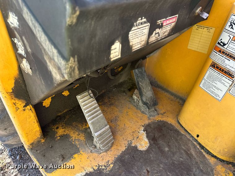 image for item EL0016 2003 Pettibone 8044 telehandler