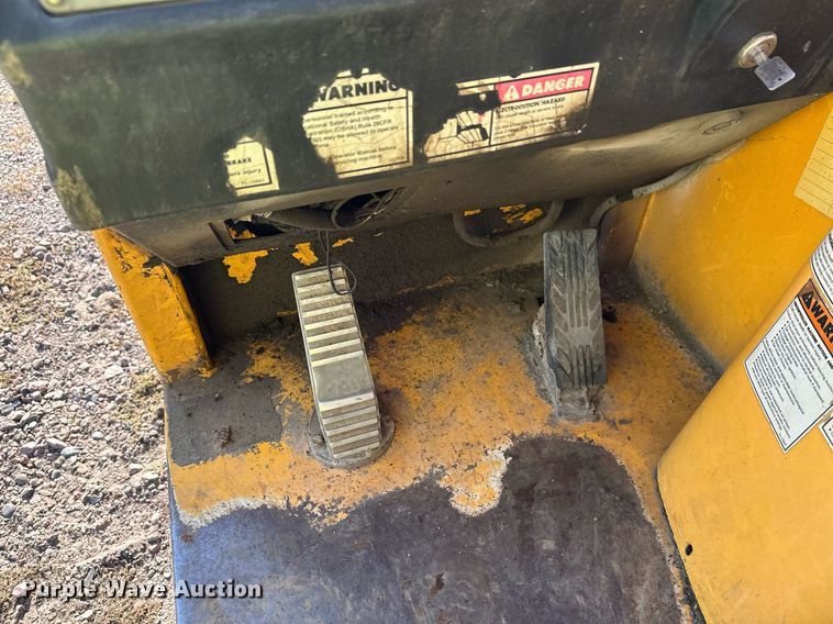 image for item EL0016 2003 Pettibone 8044 telehandler