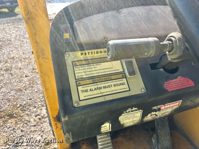 image for item EL0016 2003 Pettibone 8044 telehandler