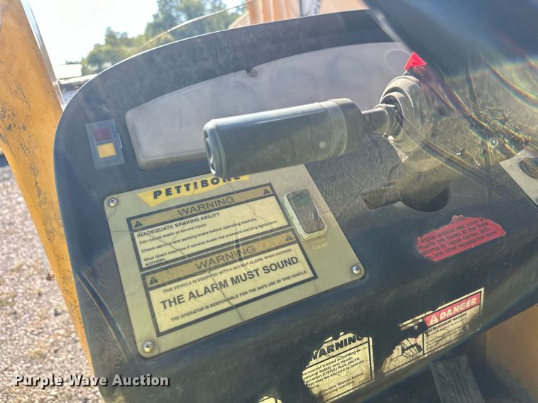 image for item EL0016 2003 Pettibone 8044 telehandler