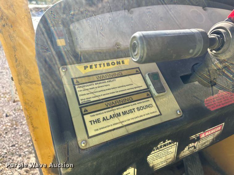 image for item EL0016 2003 Pettibone 8044 telehandler