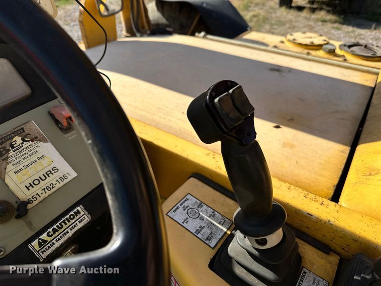 image for item EL0016 2003 Pettibone 8044 telehandler