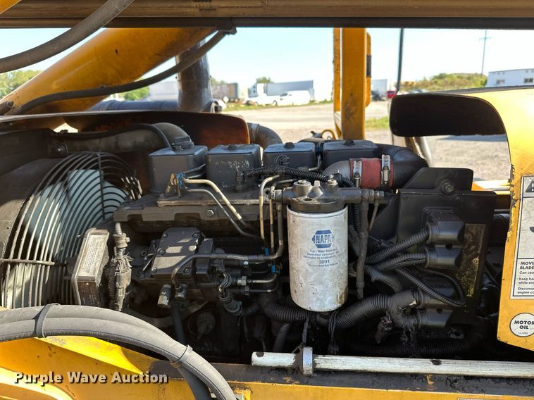 image for item EL0016 2003 Pettibone 8044 telehandler