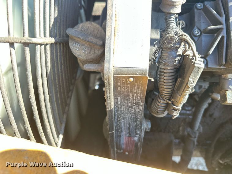 image for item EL0016 2003 Pettibone 8044 telehandler