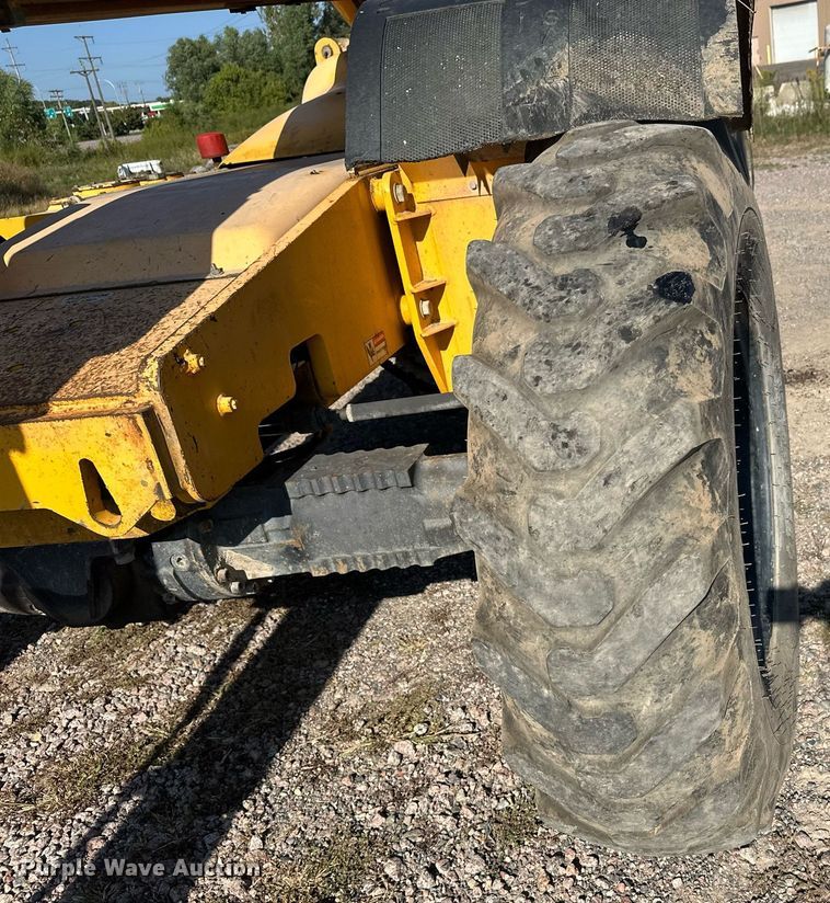 image for item EL0016 2003 Pettibone 8044 telehandler