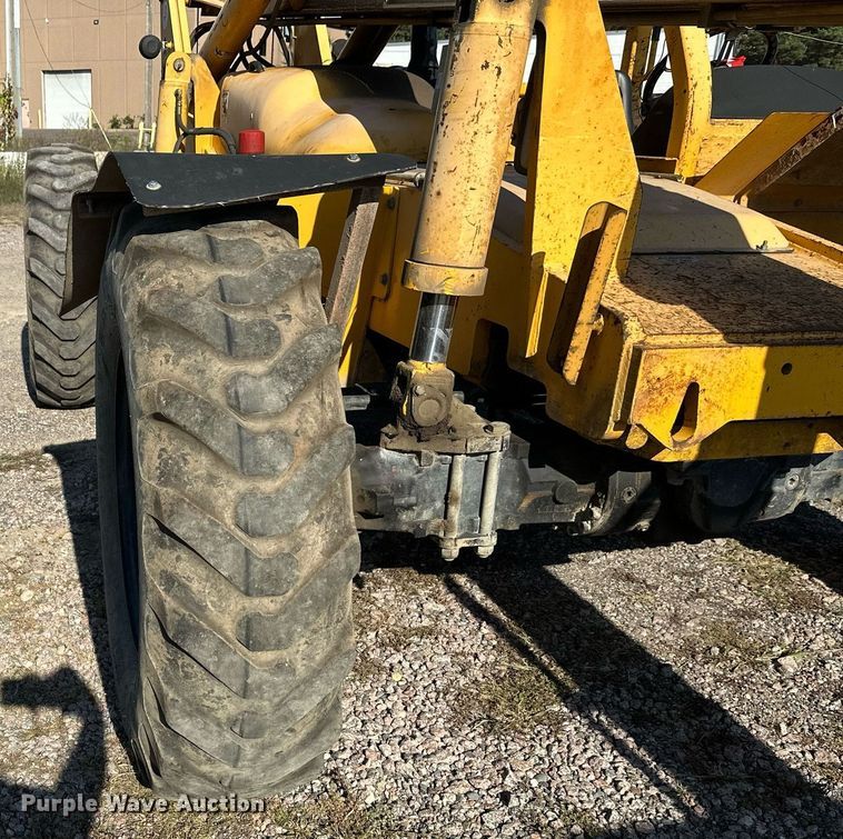 image for item EL0016 2003 Pettibone 8044 telehandler