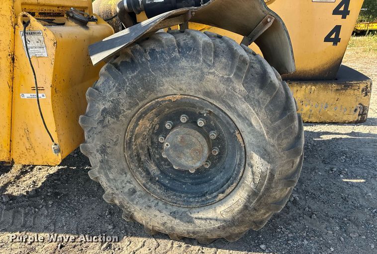 image for item EL0016 2003 Pettibone 8044 telehandler