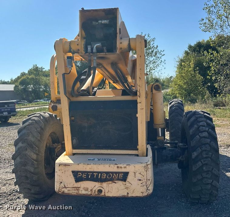 image for item EL0018 2005 Pertibone 8044 telehandler