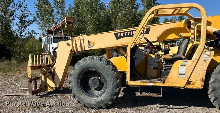 image for item EL0018 2005 Pertibone 8044 telehandler