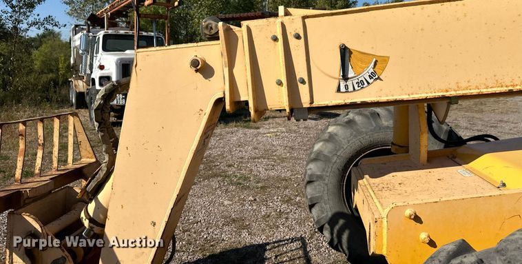 image for item EL0018 2005 Pertibone 8044 telehandler