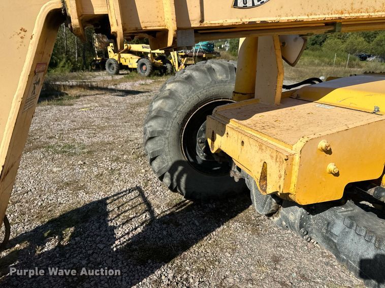 image for item EL0018 2005 Pertibone 8044 telehandler