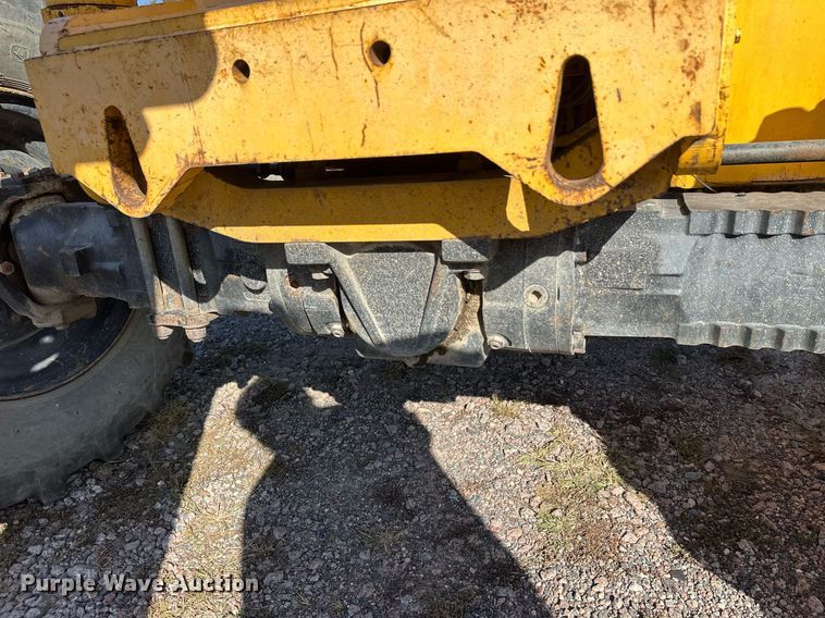 image for item EL0018 2005 Pertibone 8044 telehandler