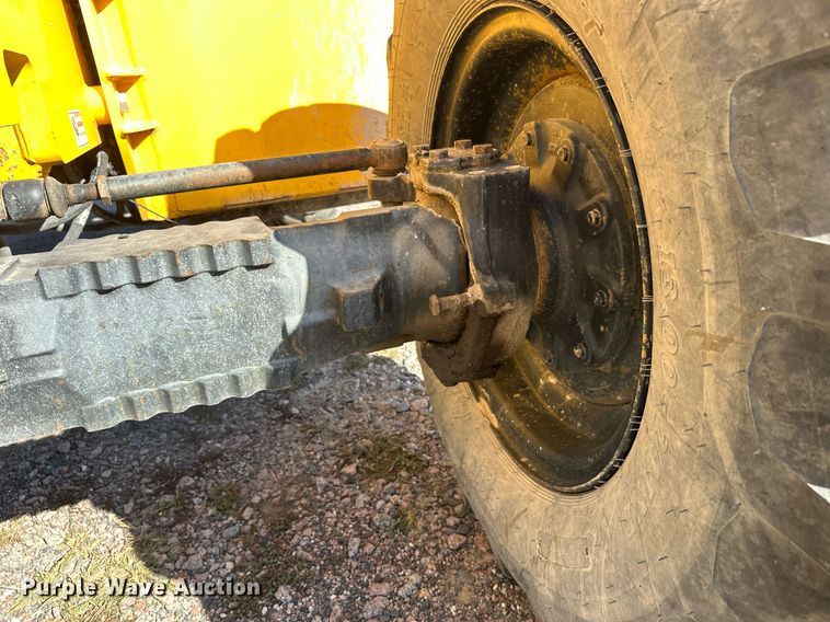 image for item EL0018 2005 Pertibone 8044 telehandler