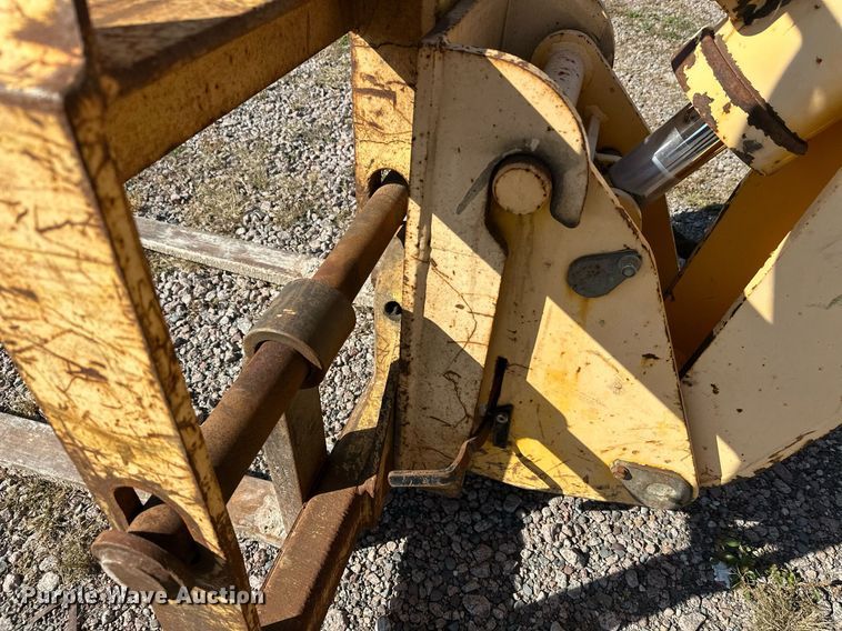 image for item EL0018 2005 Pertibone 8044 telehandler