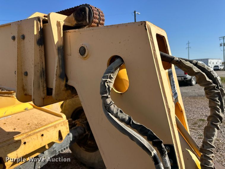 image for item EL0018 2005 Pertibone 8044 telehandler