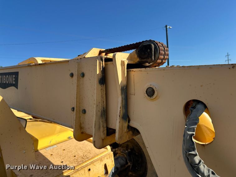 image for item EL0018 2005 Pertibone 8044 telehandler