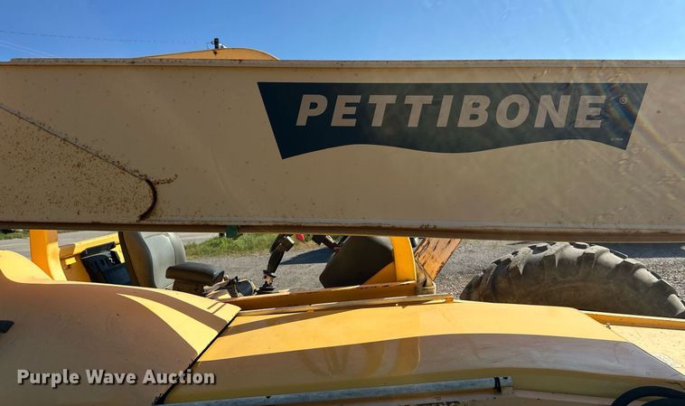 image for item EL0018 2005 Pertibone 8044 telehandler