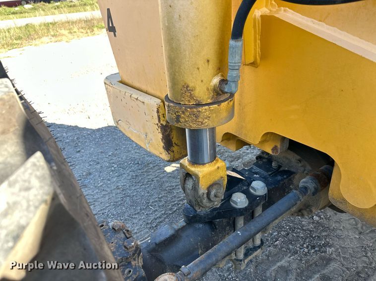 image for item EL0018 2005 Pertibone 8044 telehandler