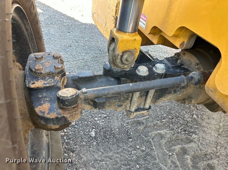 image for item EL0018 2005 Pertibone 8044 telehandler