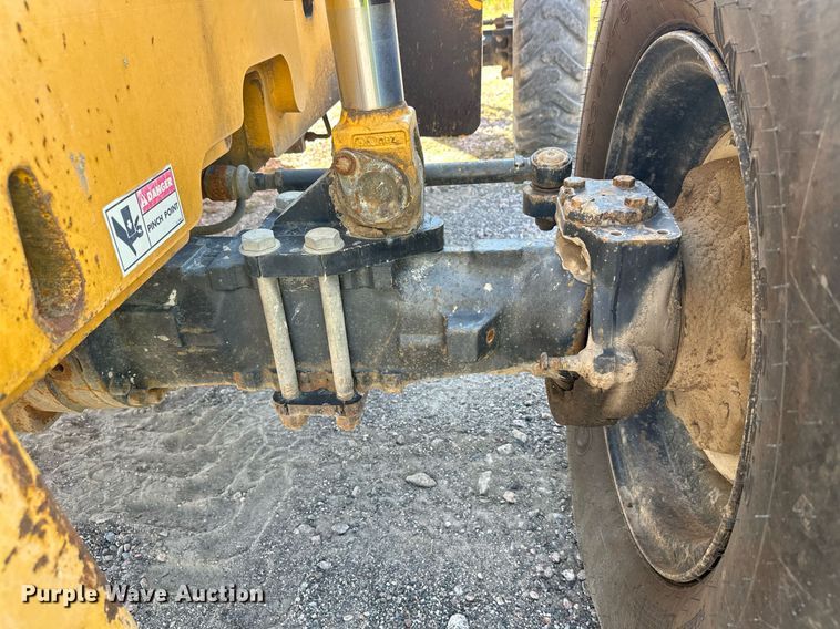 image for item EL0018 2005 Pertibone 8044 telehandler