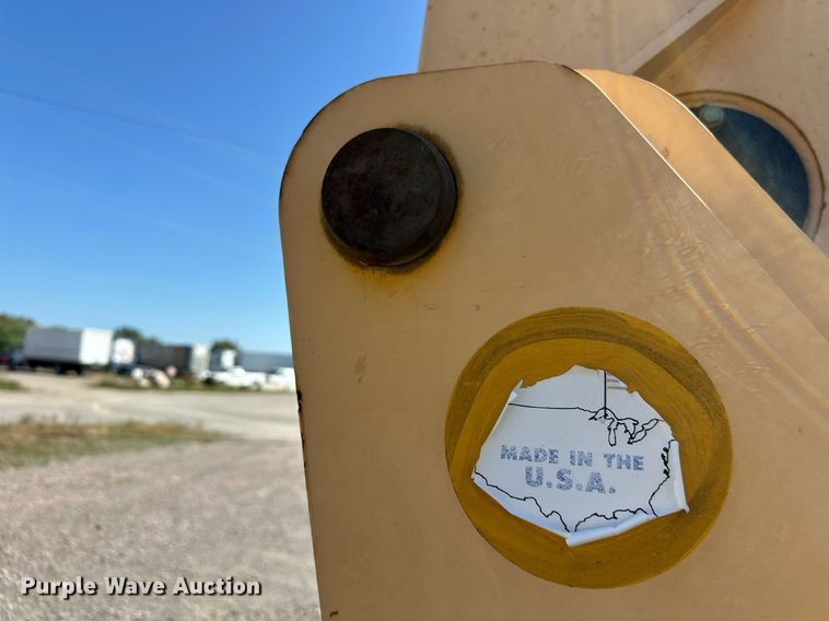 image for item EL0018 2005 Pertibone 8044 telehandler