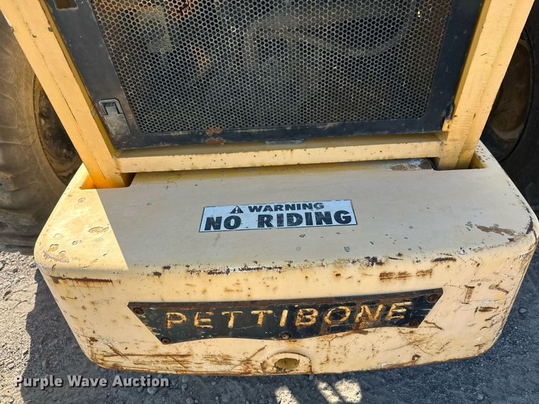 image for item EL0018 2005 Pertibone 8044 telehandler