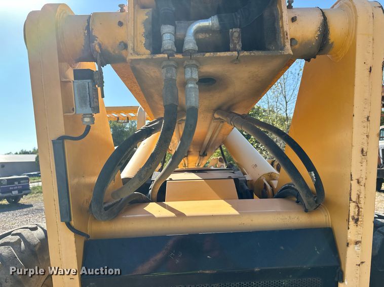 image for item EL0018 2005 Pertibone 8044 telehandler