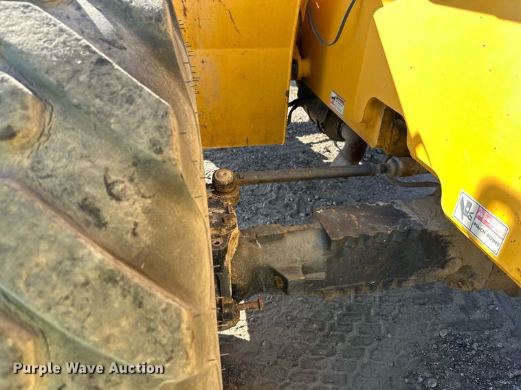 image for item EL0018 2005 Pertibone 8044 telehandler