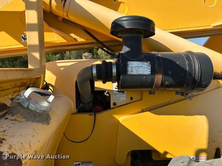 image for item EL0018 2005 Pertibone 8044 telehandler