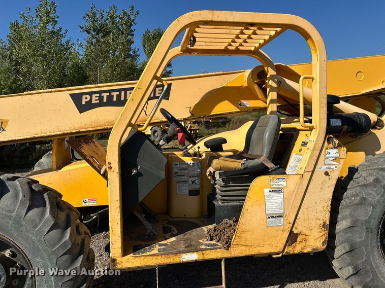 image for item EL0018 2005 Pertibone 8044 telehandler