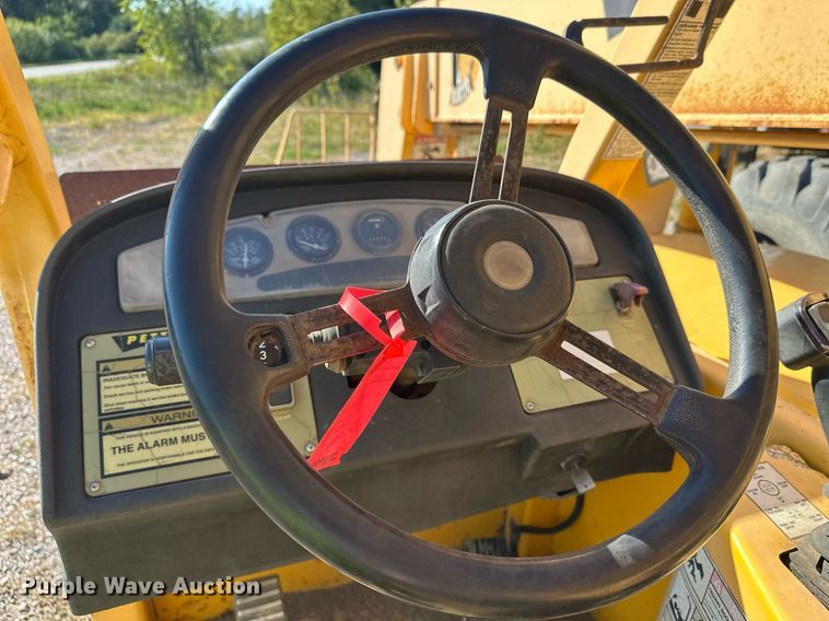 image for item EL0018 2005 Pertibone 8044 telehandler