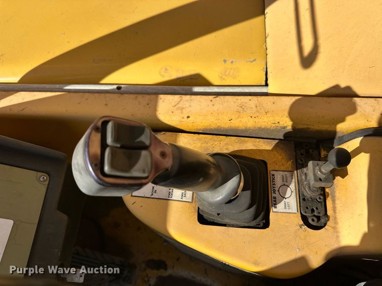 image for item EL0018 2005 Pertibone 8044 telehandler