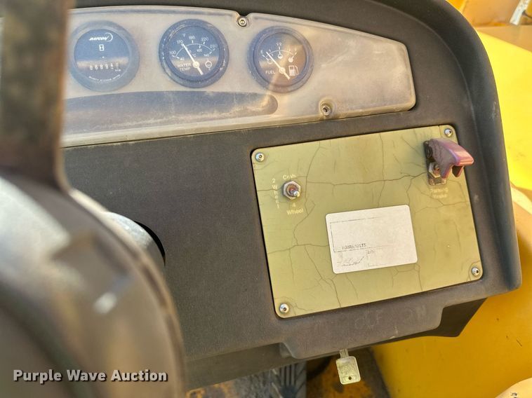 image for item EL0018 2005 Pertibone 8044 telehandler